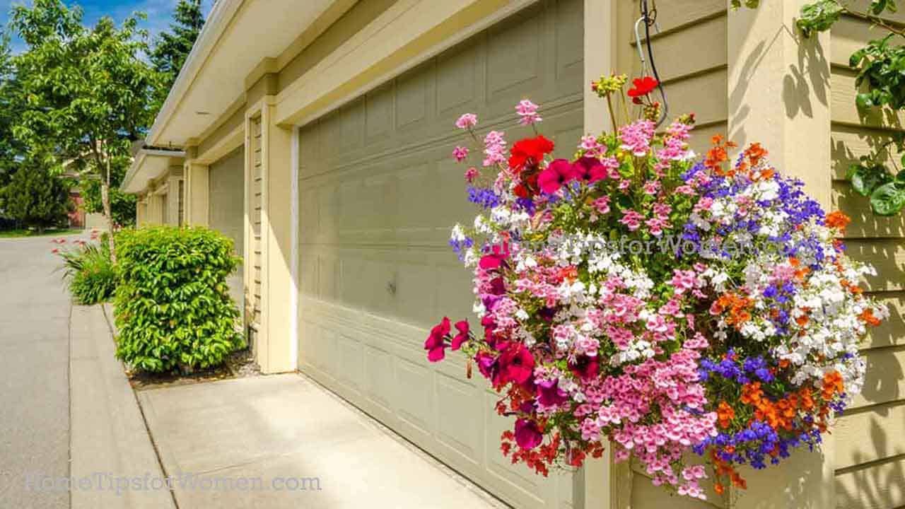 @garages-garage-door-hanging-flower-baskets-ht4w1280