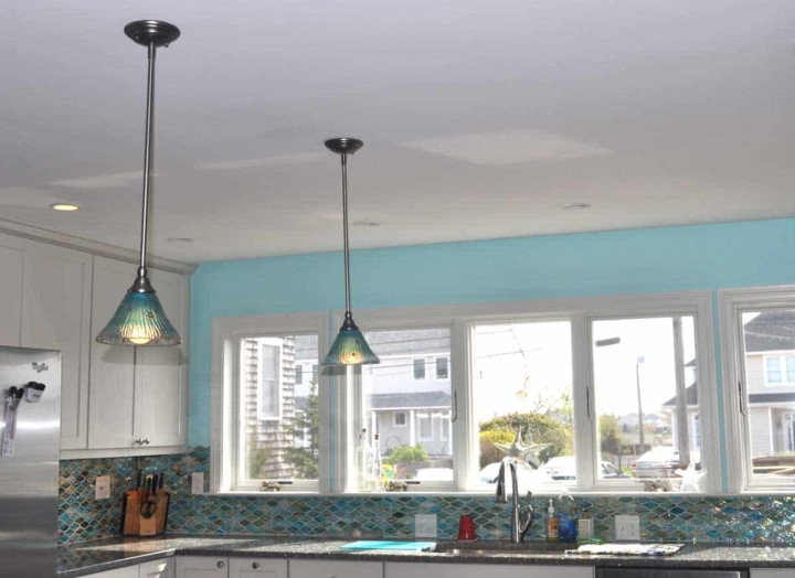 A Beach Kitchen for Grandkids & Entertaining Home Tips for Women