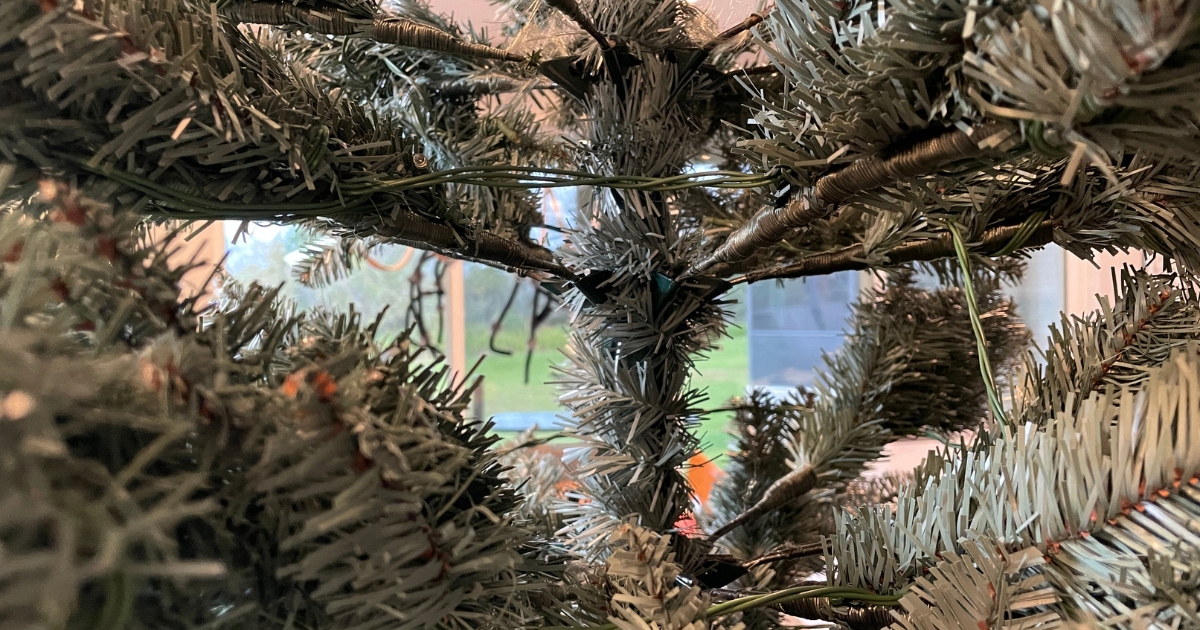 How Fluffing an Artificial Christmas Tree Makes It Look Full & Natural